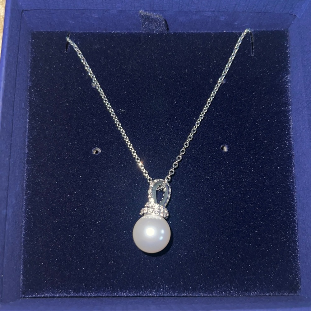 Swarovski pendant necklace